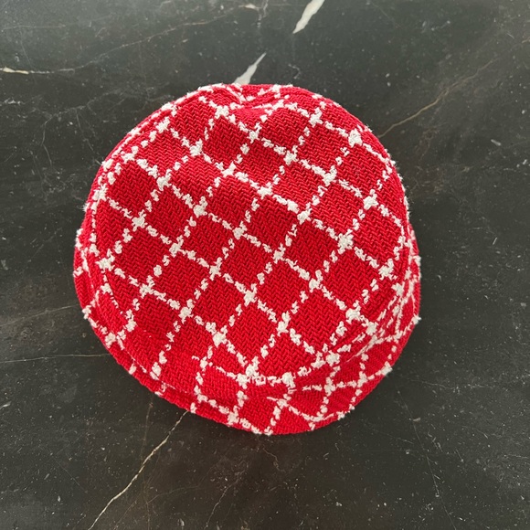 CHANEL BUCKET HAT - Picture 4 of 9